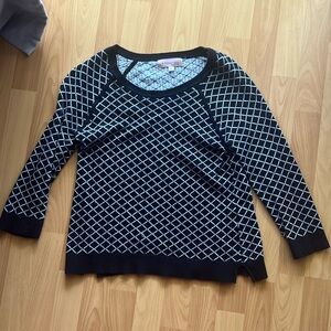 Philosophy, size large three-quarter sleeve sweater